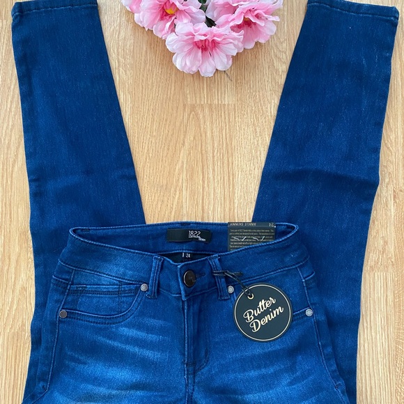 822 Denim Butter Denim Ankle Skinny 
